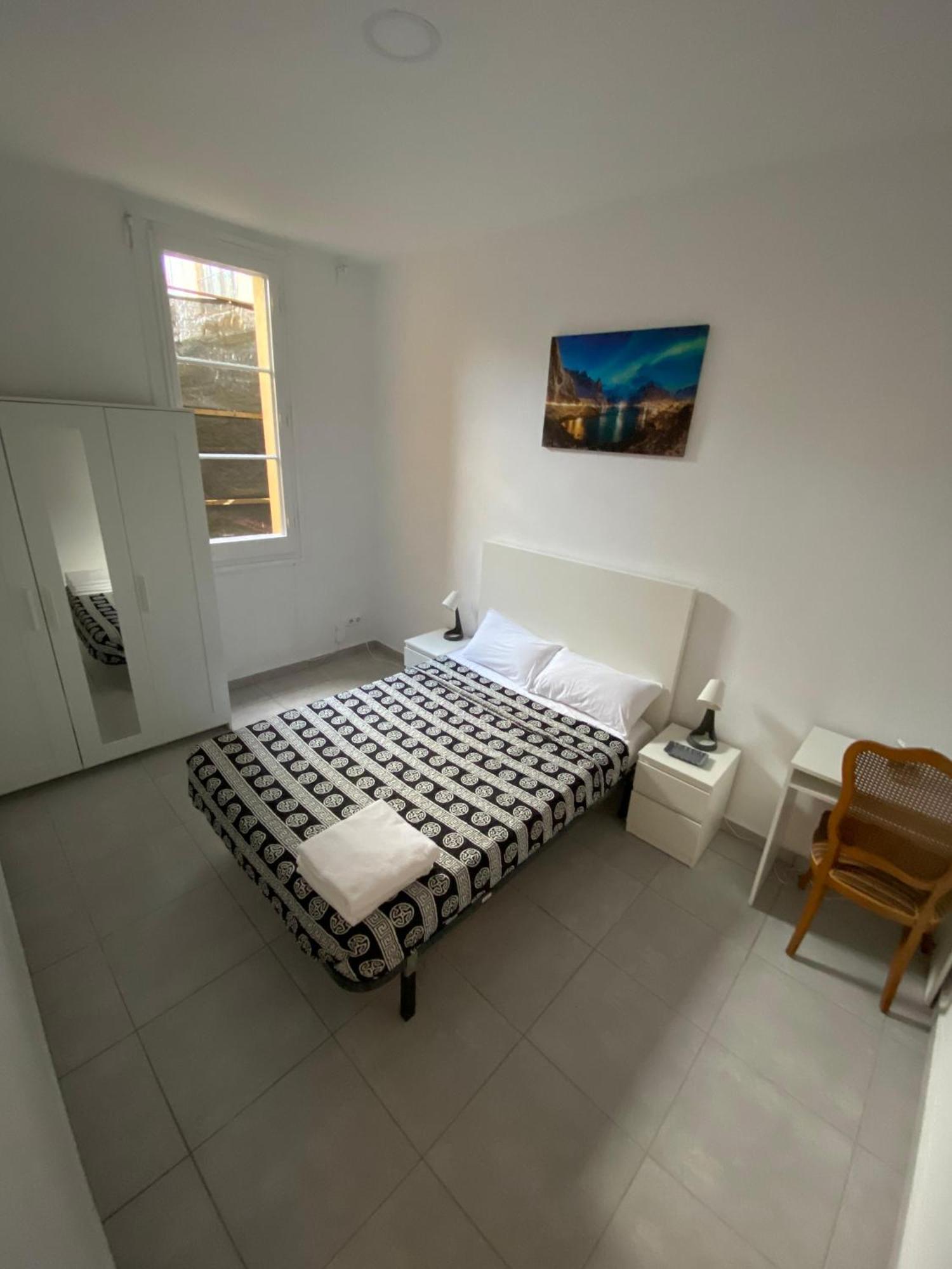 Habitacion Para Tu Estadia Corta En Bcn Apartment Barcelona Exterior photo